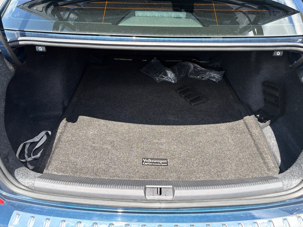 2021 Volkswagen Passat Image 6