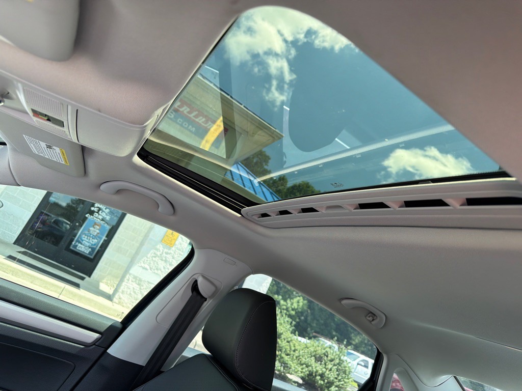 2021 Volkswagen Passat Image 9