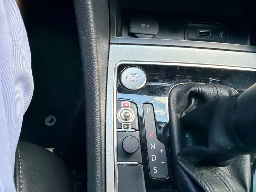 2021 Volkswagen Passat Image 14