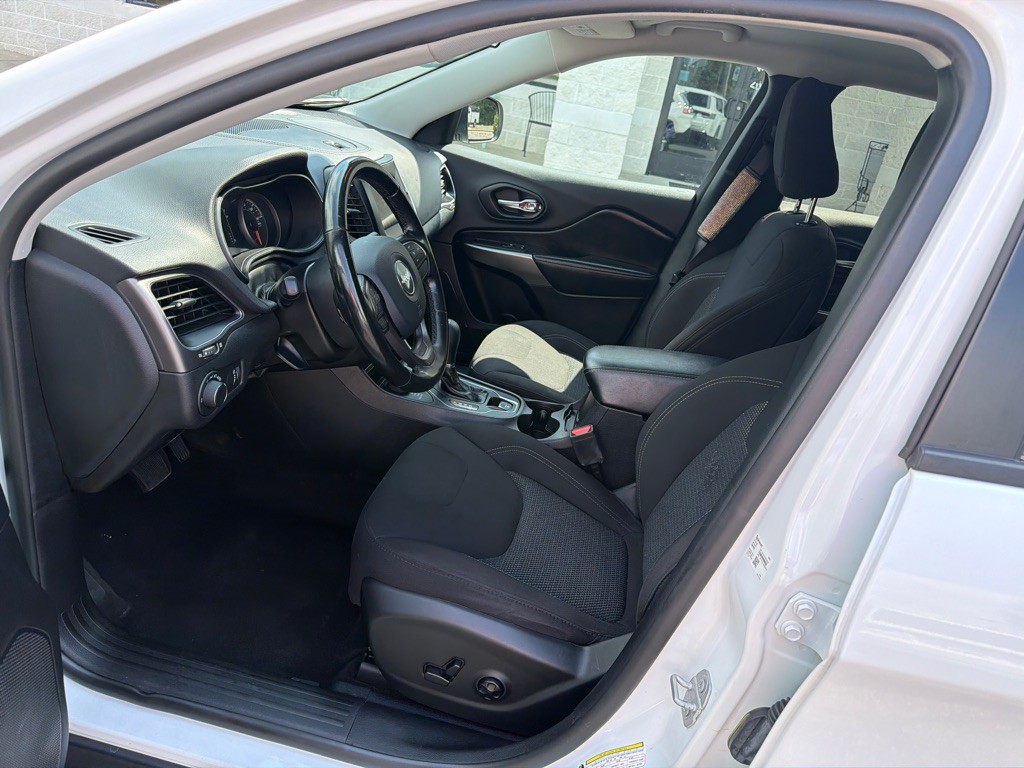 2020 Jeep Cherokee Image 7