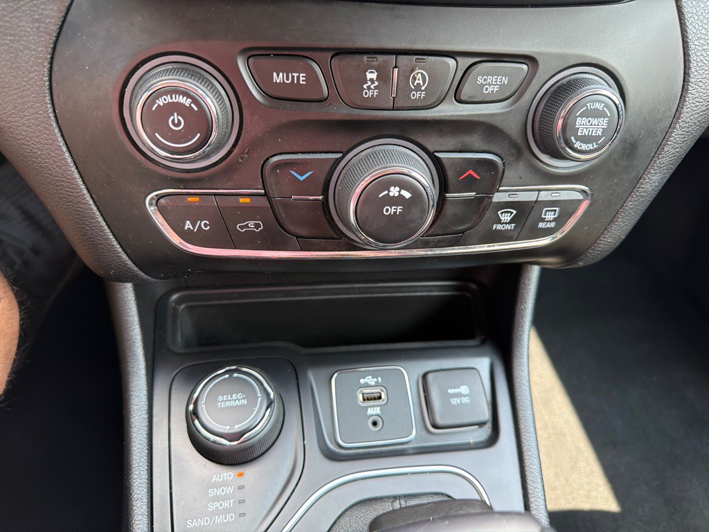 2020 Jeep Cherokee Image 12