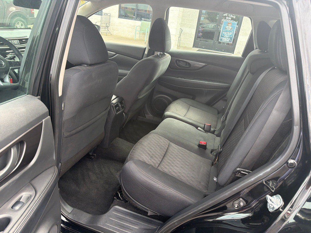 2019 Nissan Rogue Image 8