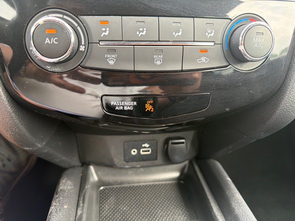 2019 Nissan Rogue Image 12