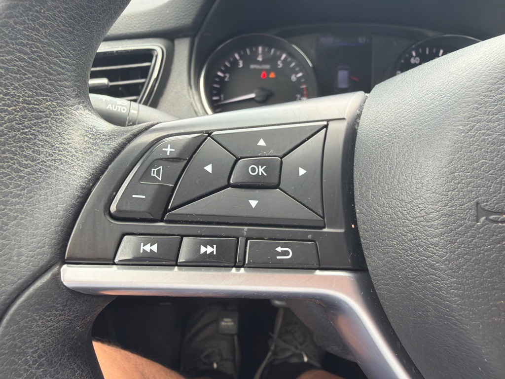 2019 Nissan Rogue Image 14