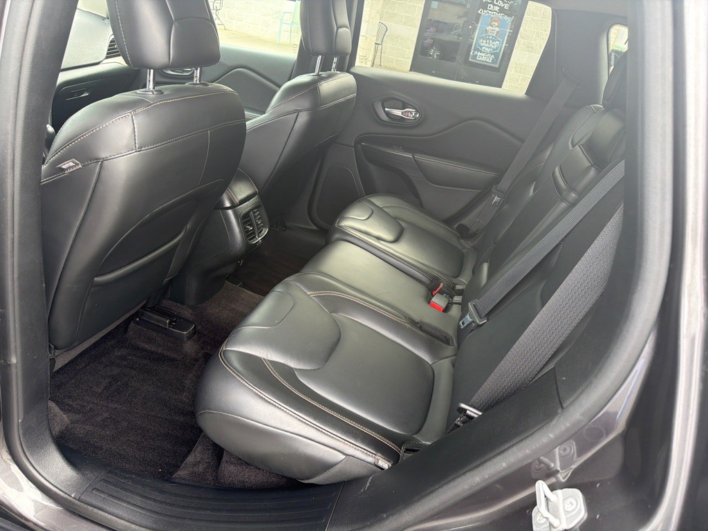2016 Jeep Cherokee Image 8