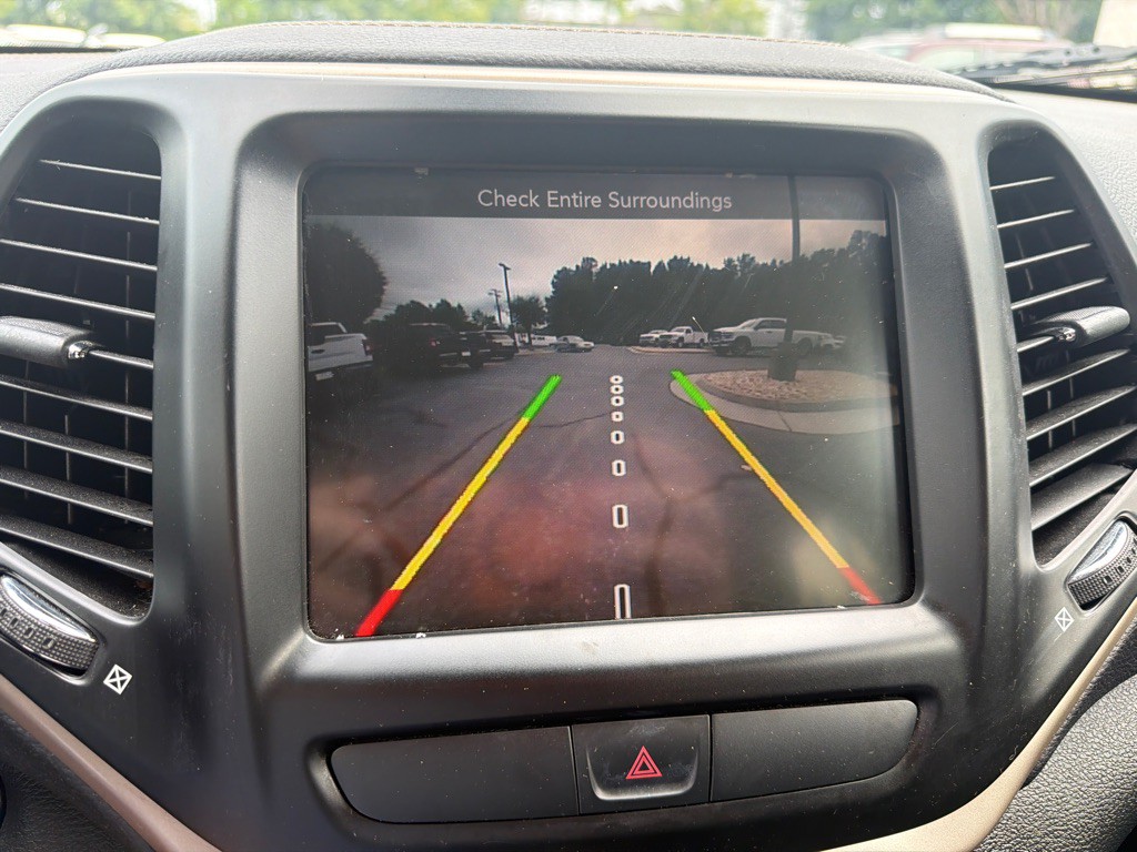 2016 Jeep Cherokee Image 12
