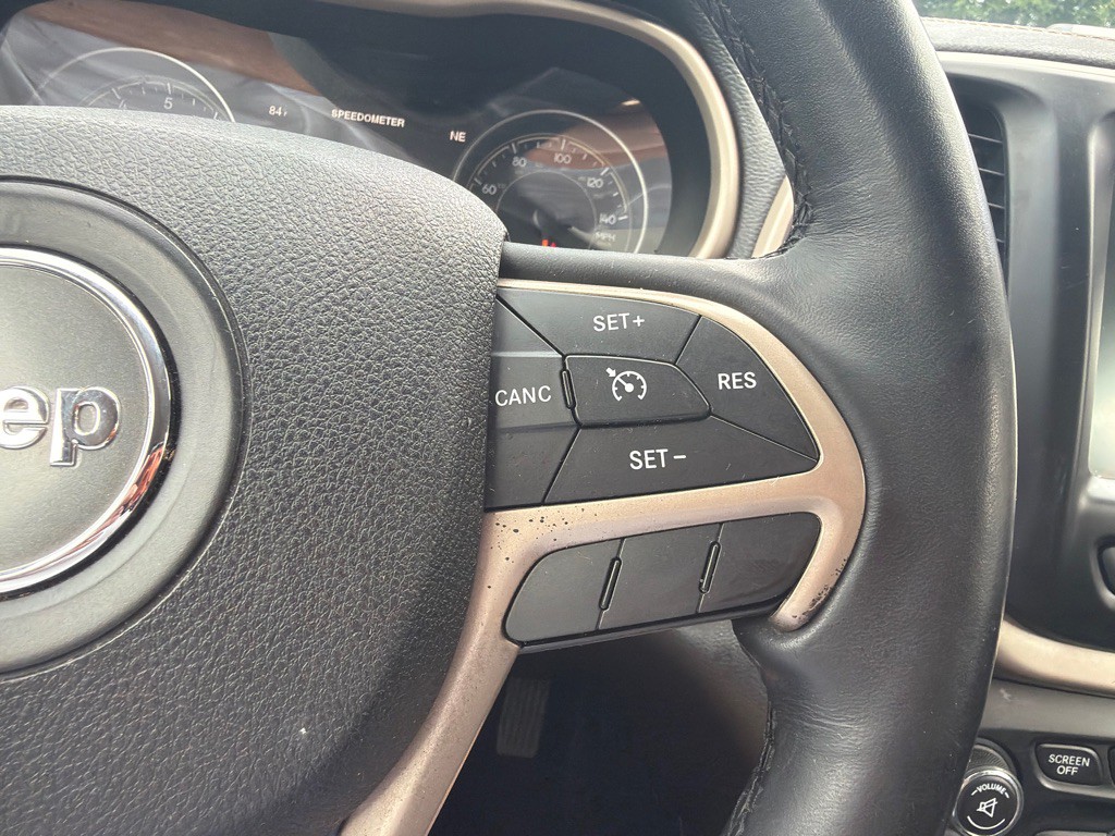 2016 Jeep Cherokee Image 14