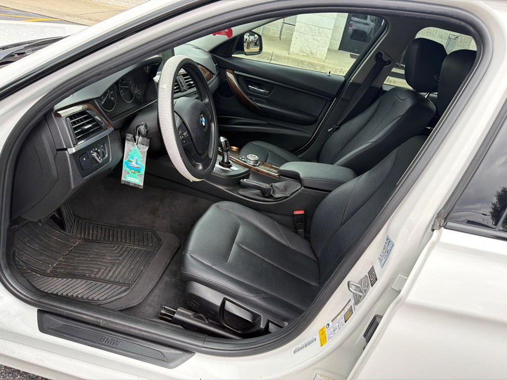 2015 BMW 3 Series Image 7