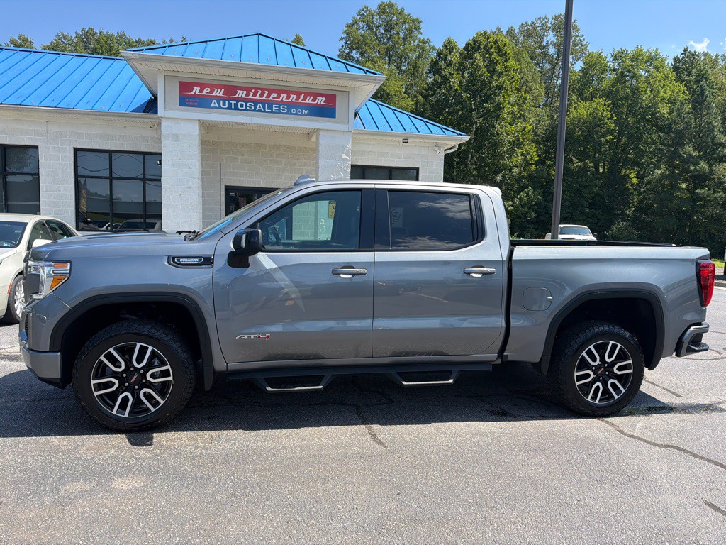 2021 GMC Sierra Image 2