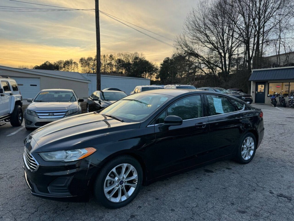 2020 Ford Fusion Image 2