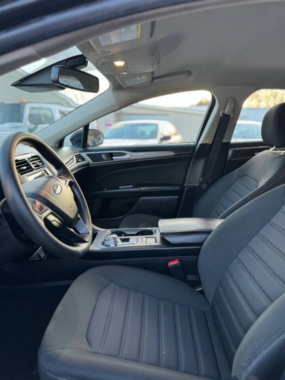 2020 Ford Fusion Image 6