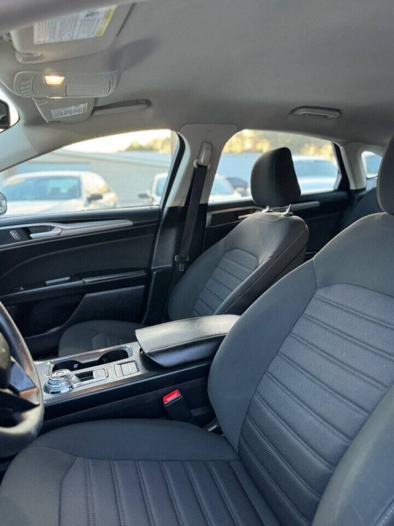 2020 Ford Fusion Image 7