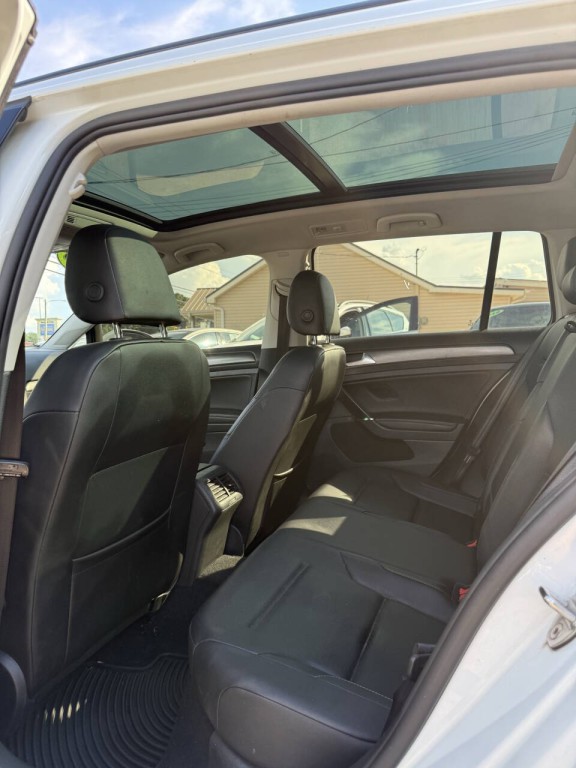 2018 Volkswagen Golf Image 8