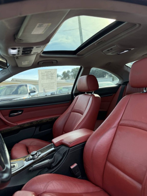 2010 BMW 3 Series Image 7