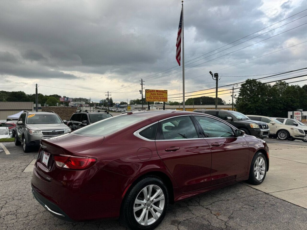 2015 Chrysler 200 Image 12
