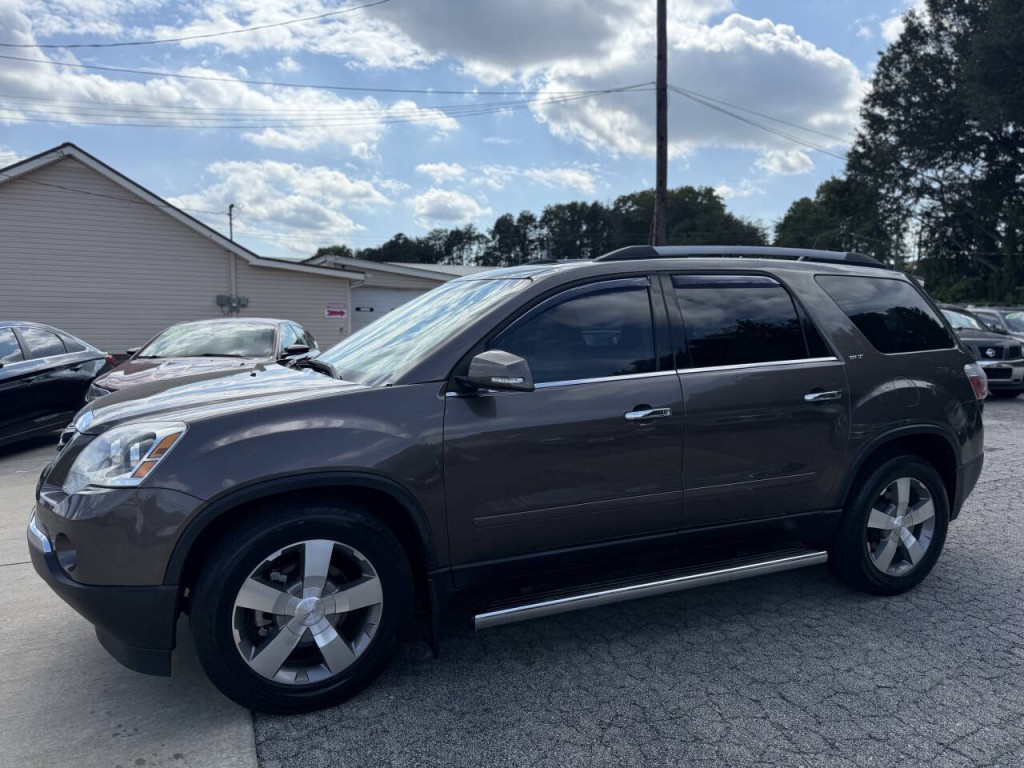 2011 GMC Acadia Image 2
