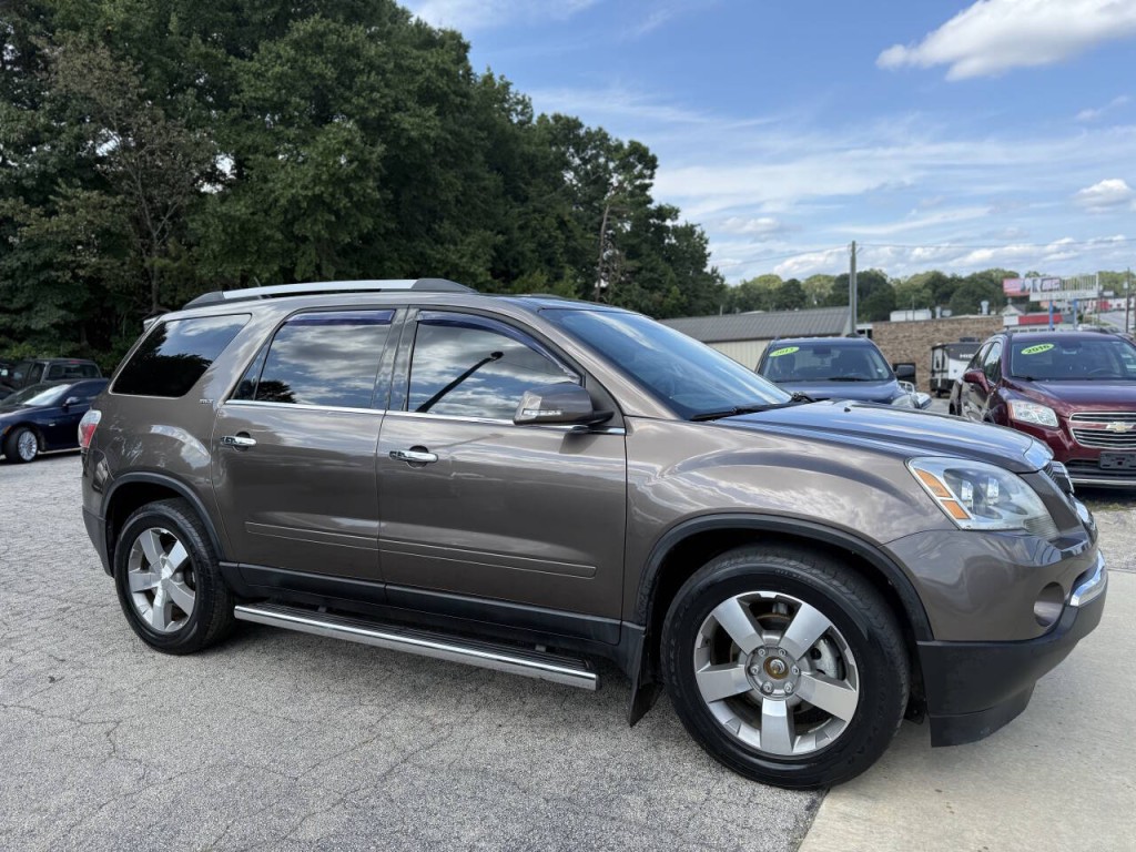 2011 GMC Acadia Image 4