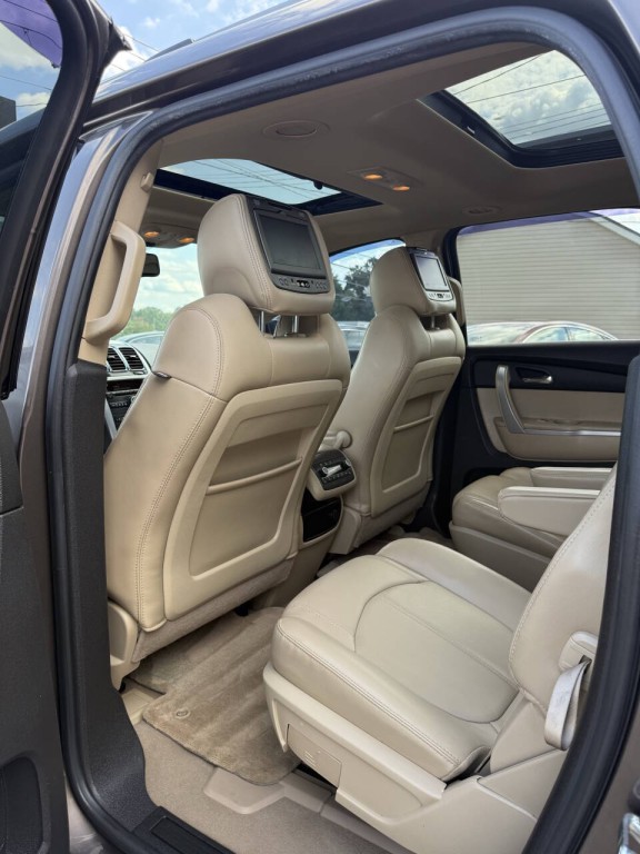 2011 GMC Acadia Image 8