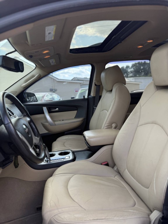 2011 GMC Acadia Image 9