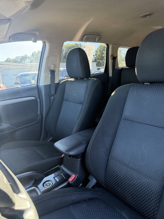 2018 Mitsubishi Outlander Image 8