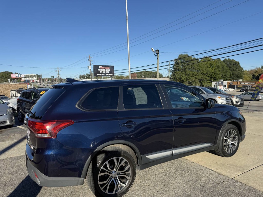 2018 Mitsubishi Outlander Image 10