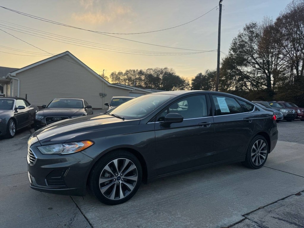 2020 Ford Fusion Image 2