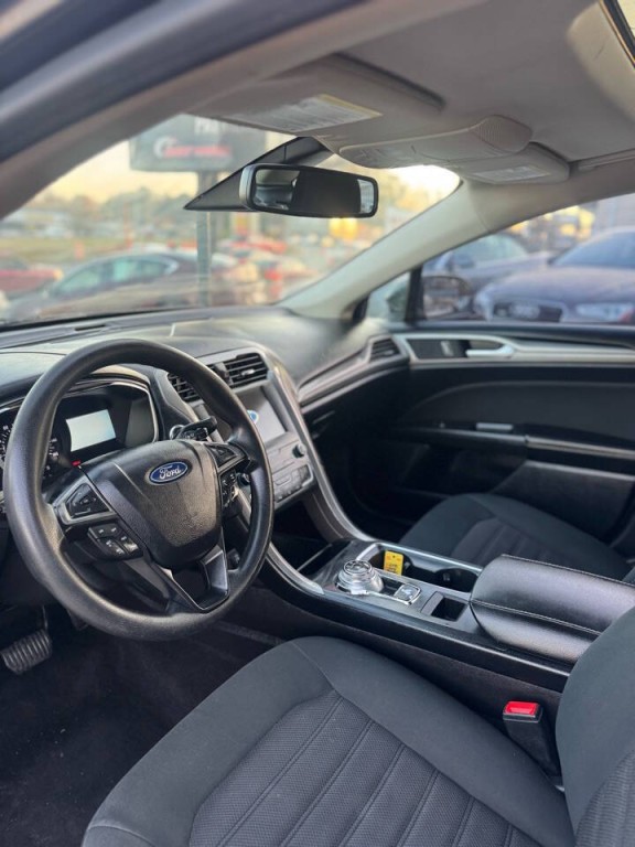 2020 Ford Fusion Image 5