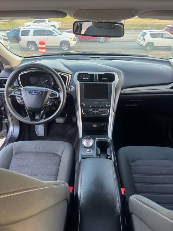 2020 Ford Fusion Image 6