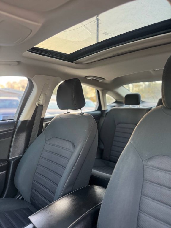 2020 Ford Fusion Image 9
