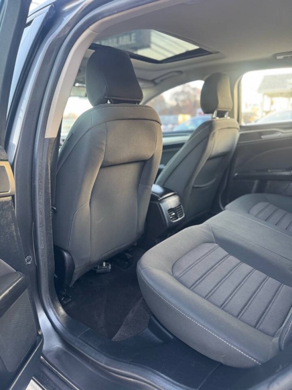 2020 Ford Fusion Image 10