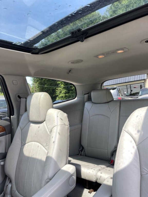 2010 Buick Enclave Image 13
