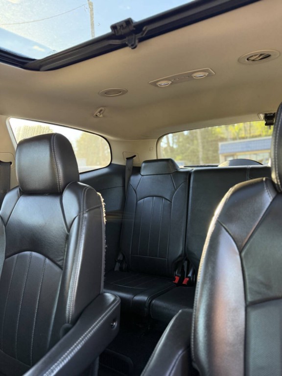 2016 Buick Enclave Image 10