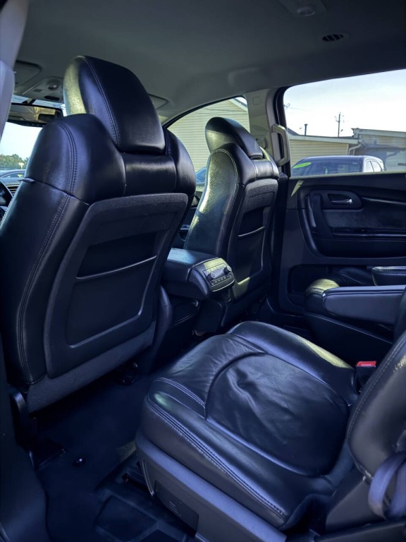 2012 Chevrolet Traverse Image 11