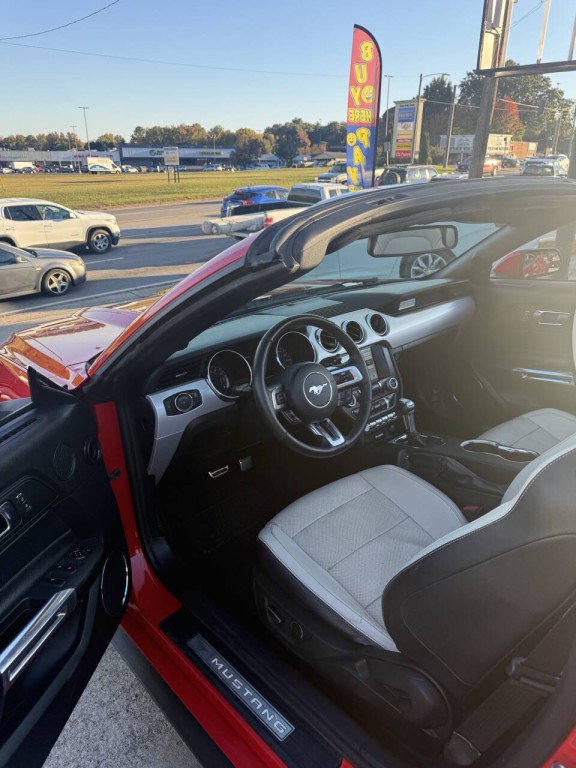 2017 Ford Mustang Image 3