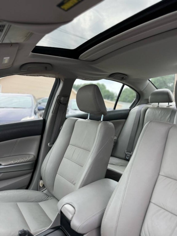 2010 Honda Accord Image 8