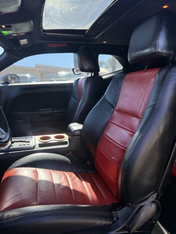 2013 Dodge Challenger Image 7