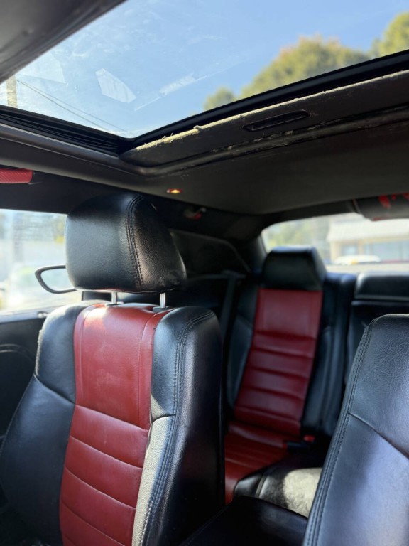 2013 Dodge Challenger Image 8