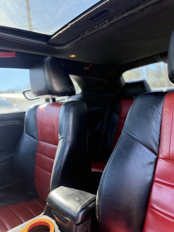 2013 Dodge Challenger Image 9