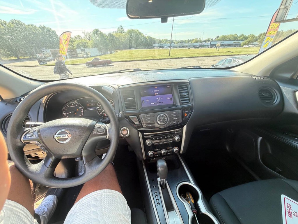 2018 Nissan Pathfinder Image 4