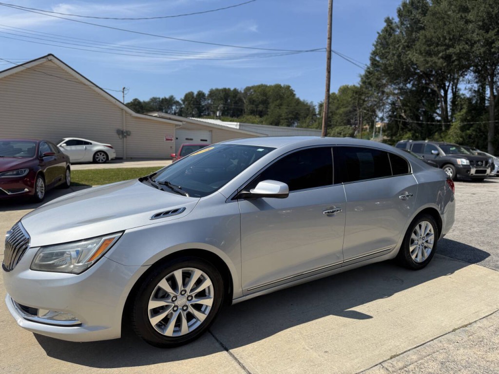 2015 Buick LaCrosse Image 2