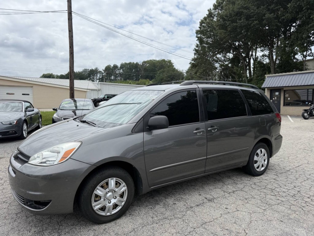 2005 Toyota Sienna Image 2