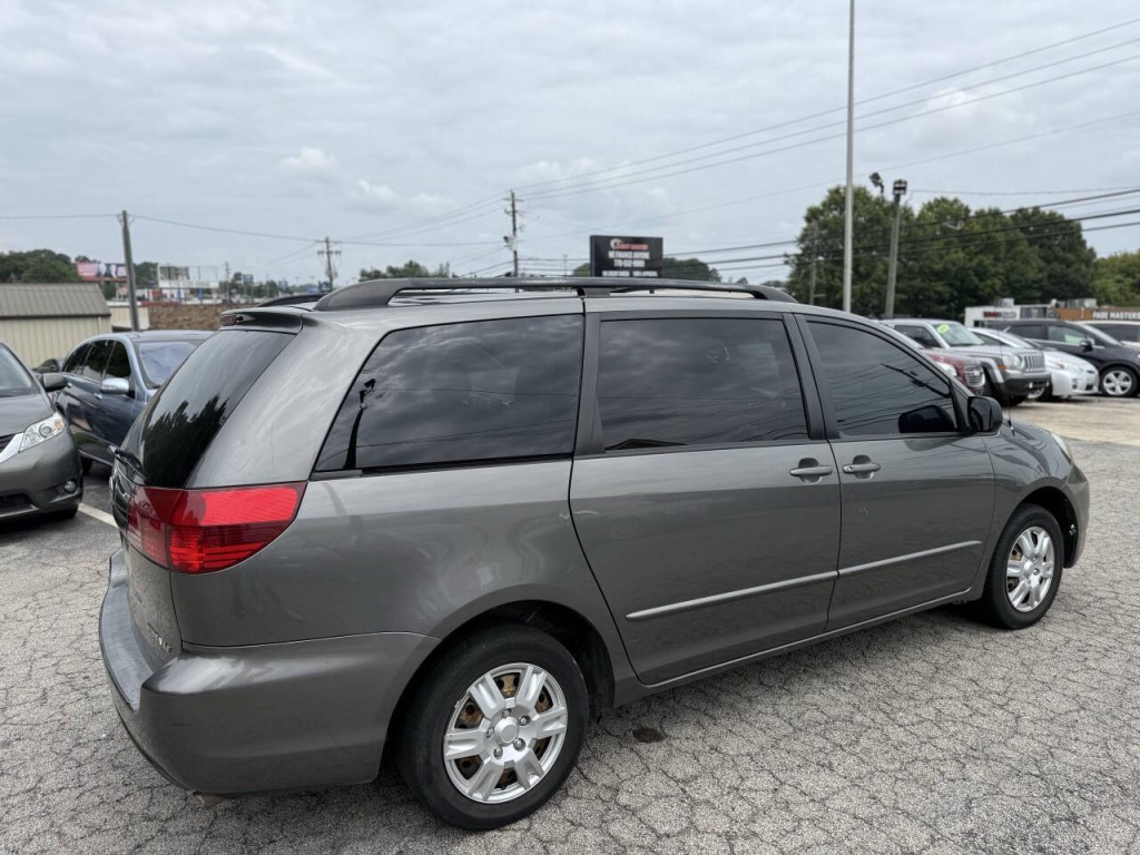 2005 Toyota Sienna Image 10