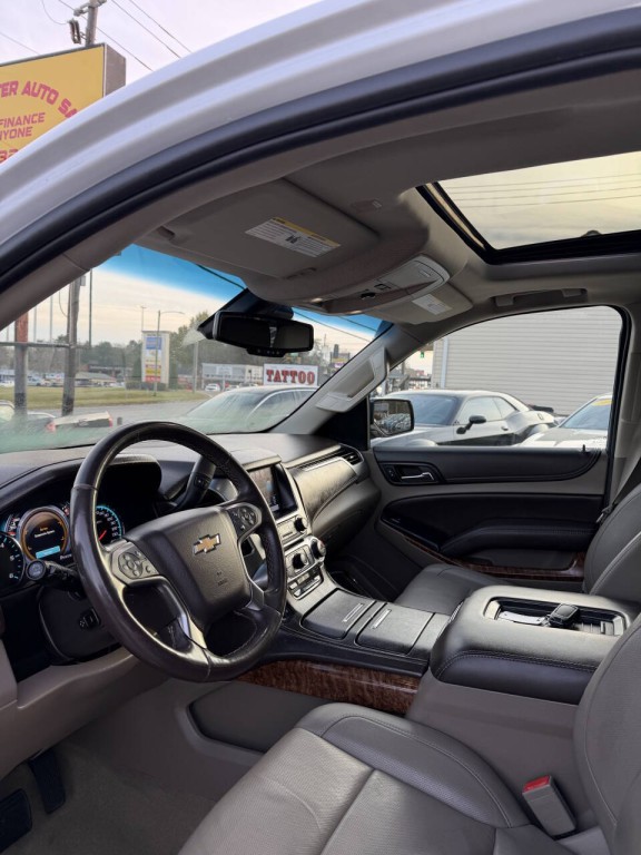 2016 Chevrolet Suburban Image 5