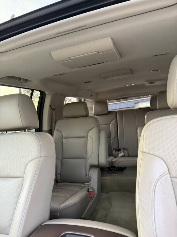 2016 Chevrolet Suburban Image 9