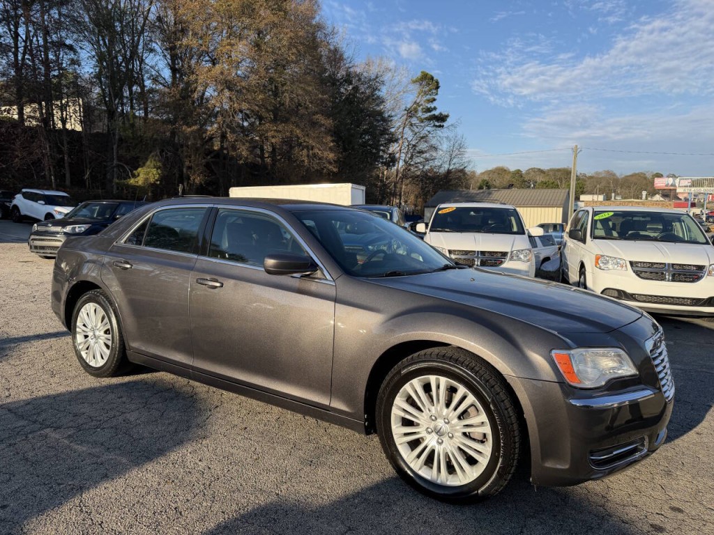 2014 Chrysler 300 Image 6