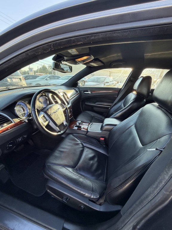 2014 Chrysler 300 Image 7