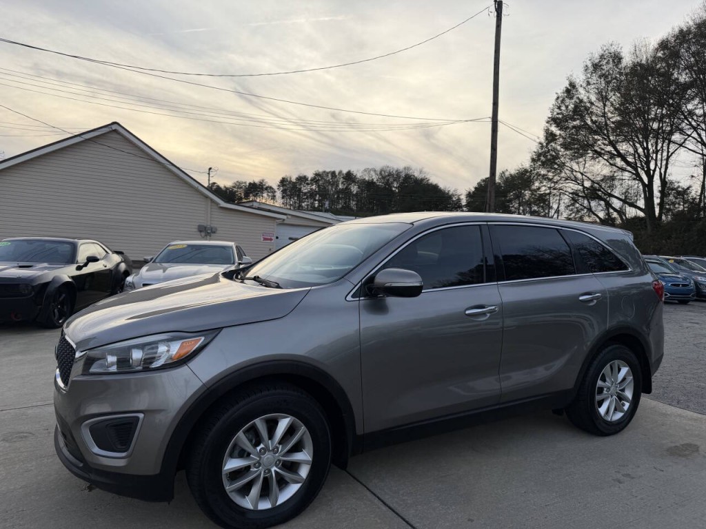 2018 Kia Sorento Image 2