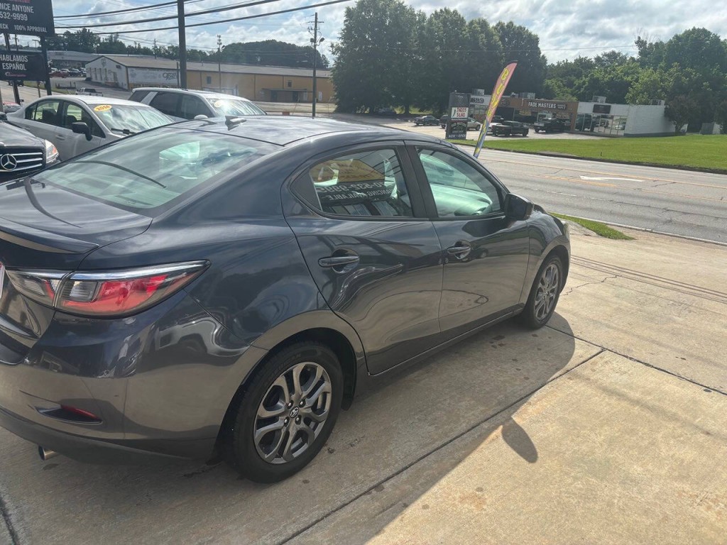 2019 Toyota Yaris Image 2