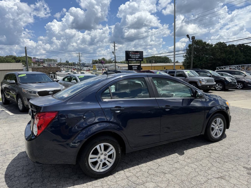 2016 Chevrolet Sonic Image 11