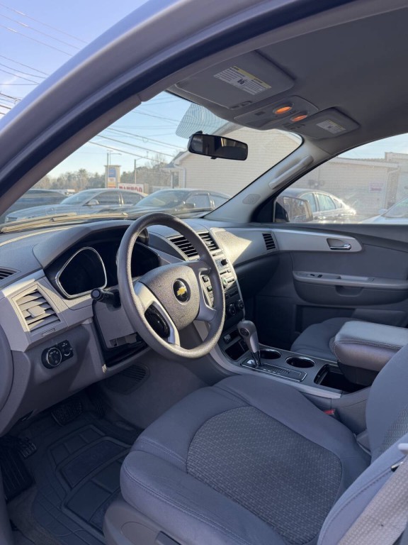 2010 Chevrolet Traverse Image 5